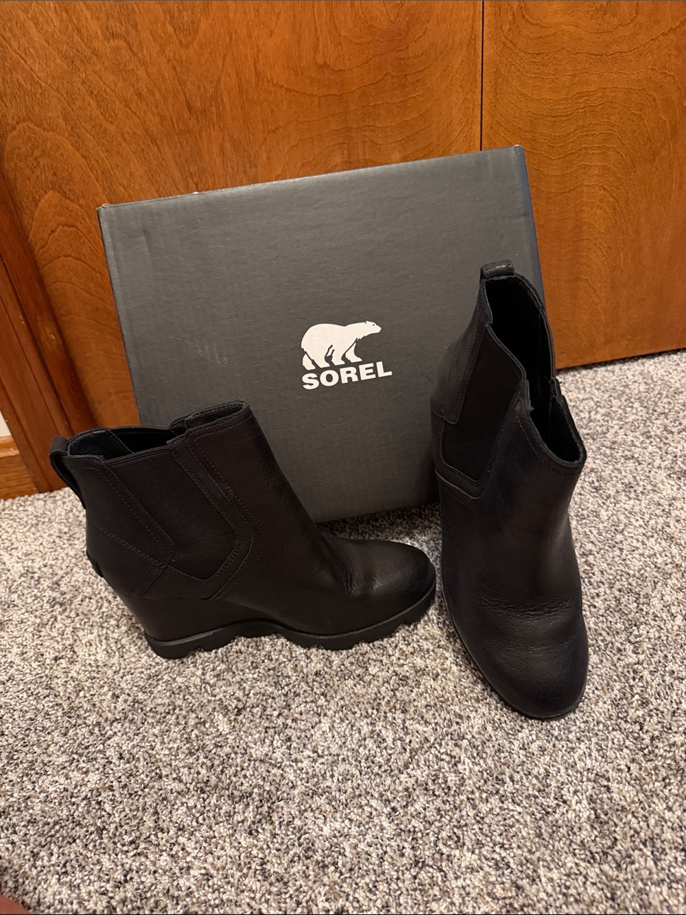 Sorel Black Leather Chelsea Ankle Boots